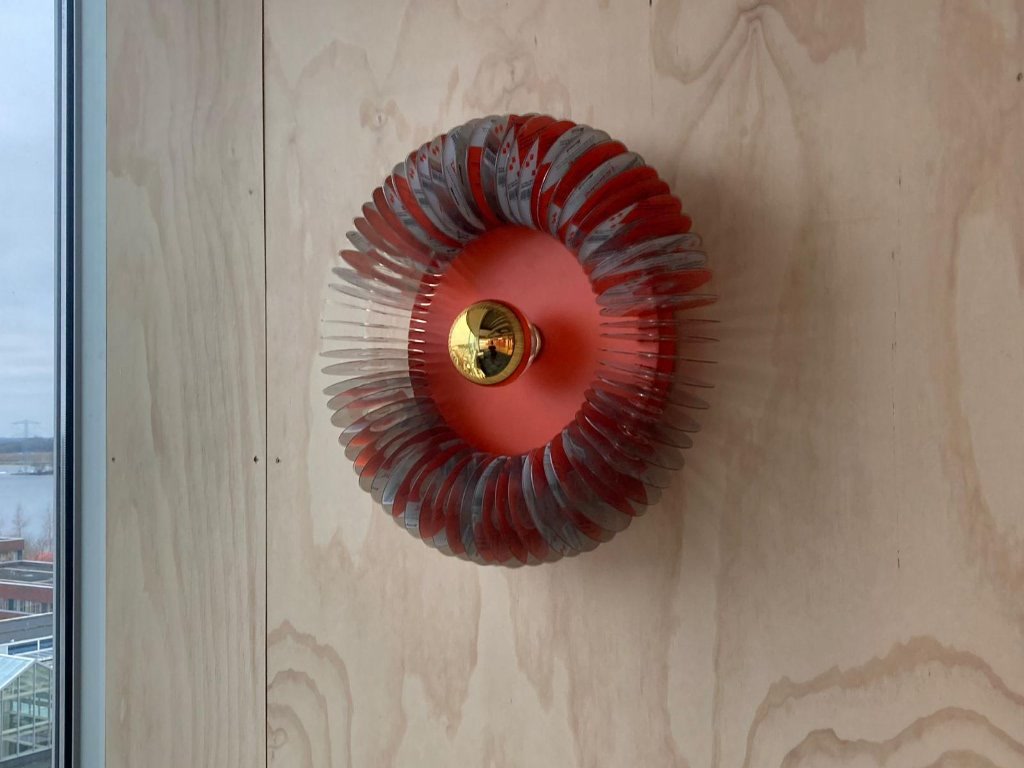 Door Sheryl Leysner ontworpen lamp bij Floor Almere